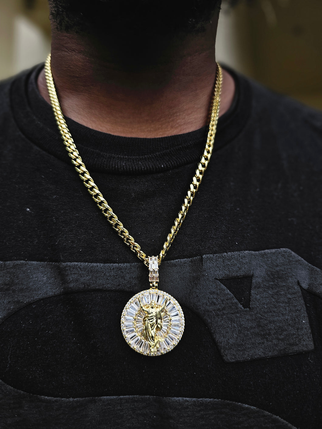 10k 6mm Gold Plated Cuban Link Chain and Pendant