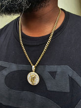 10k 6mm Gold Plated Cuban Link Chain and Pendant