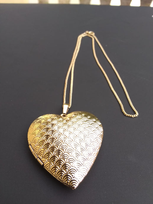 18k Gold Filled 2mm Cuban Link Chain and Heart Locket Pendant  Set